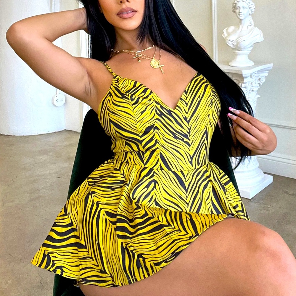 Fashion Nova Romper size medium